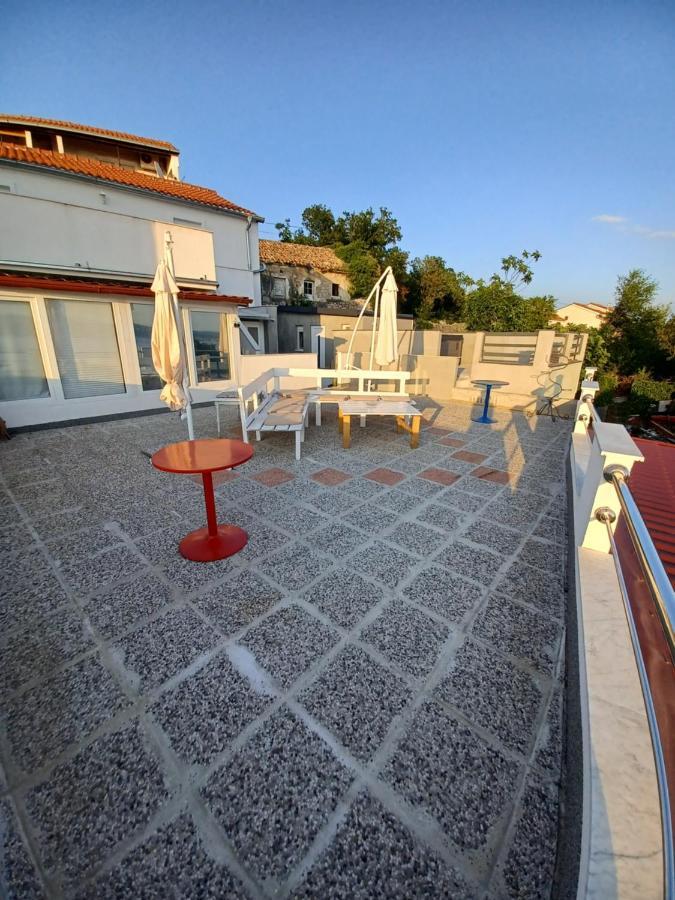 Appartamento Blue &Red Dramalj Esterno foto